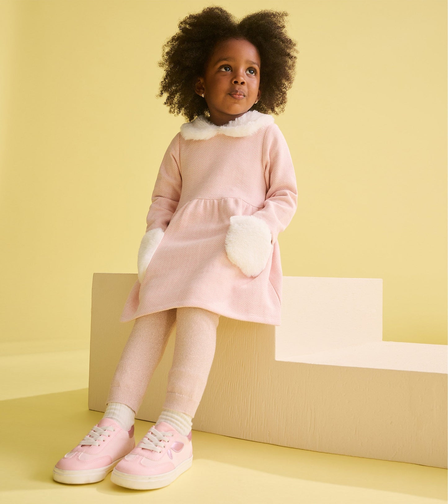 Gold glitter cable knit leggings for baby girls, featuring a soft texture and snug fit, ideal for casual wear.