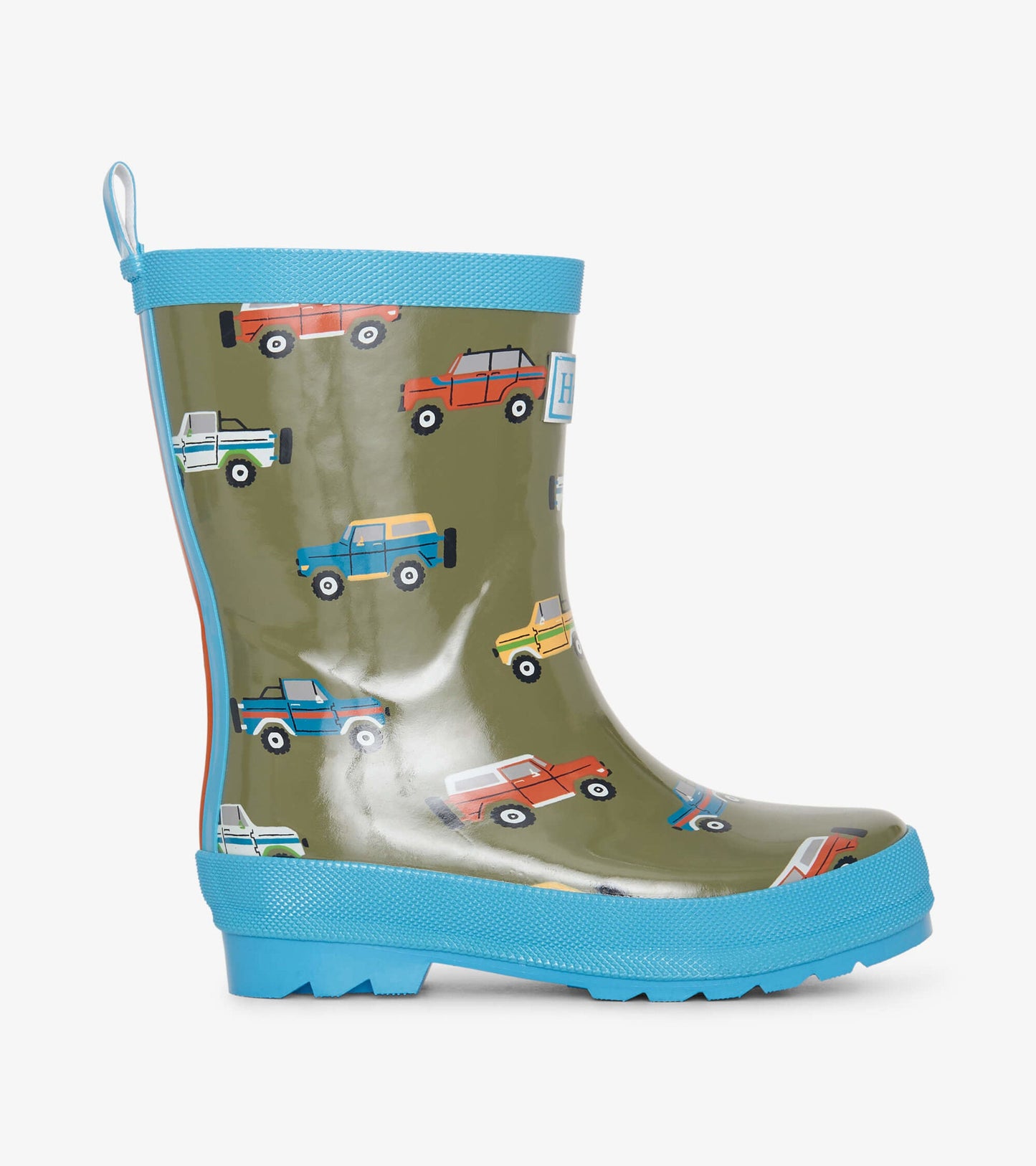 Green wellies with colorful off-road vehicle patterns and a blue trim, designed for kids. Side view displayed.