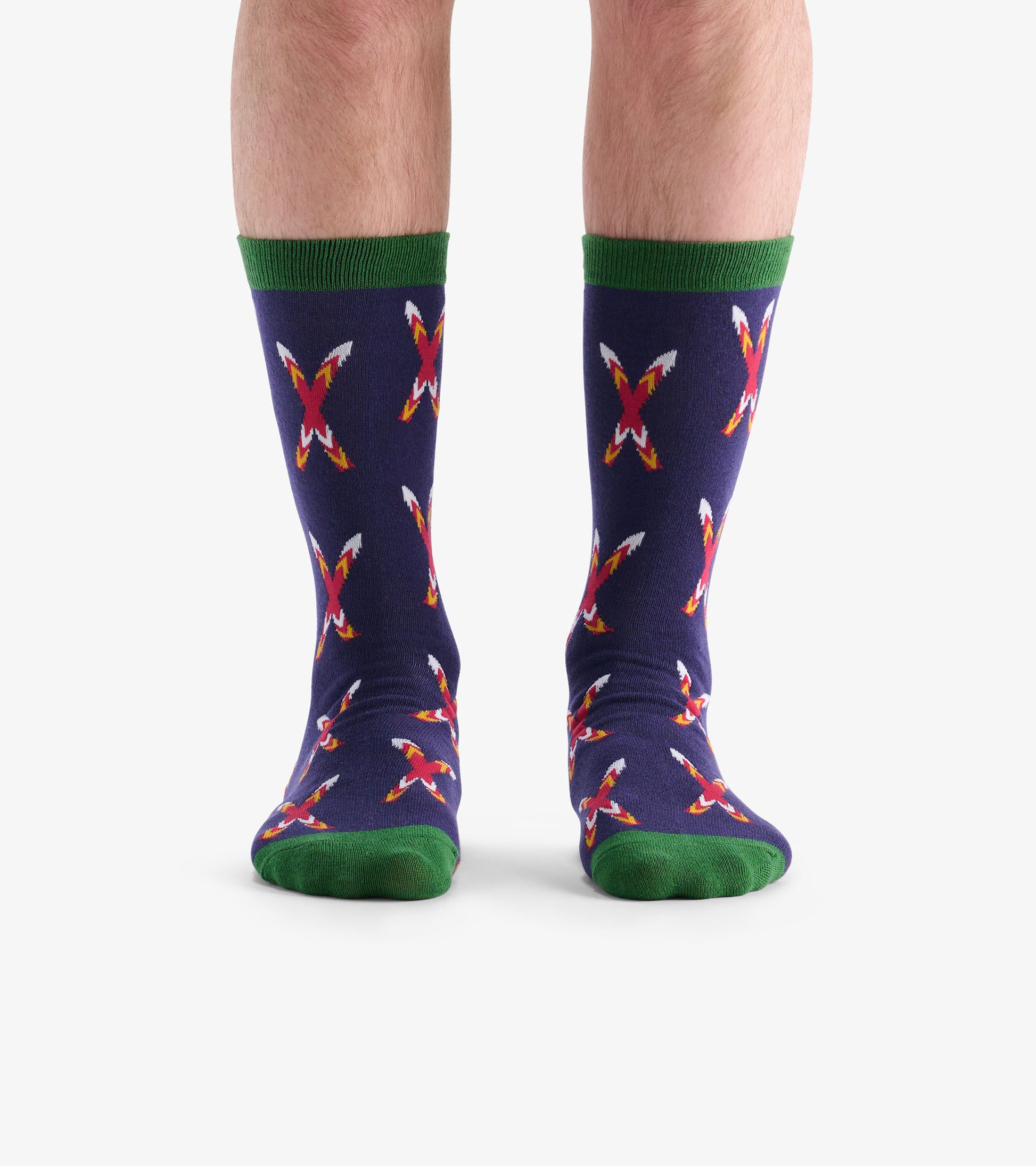 Navy socks with crossed beer cans pattern, green cuffs, and toes, suitable for casual wear.