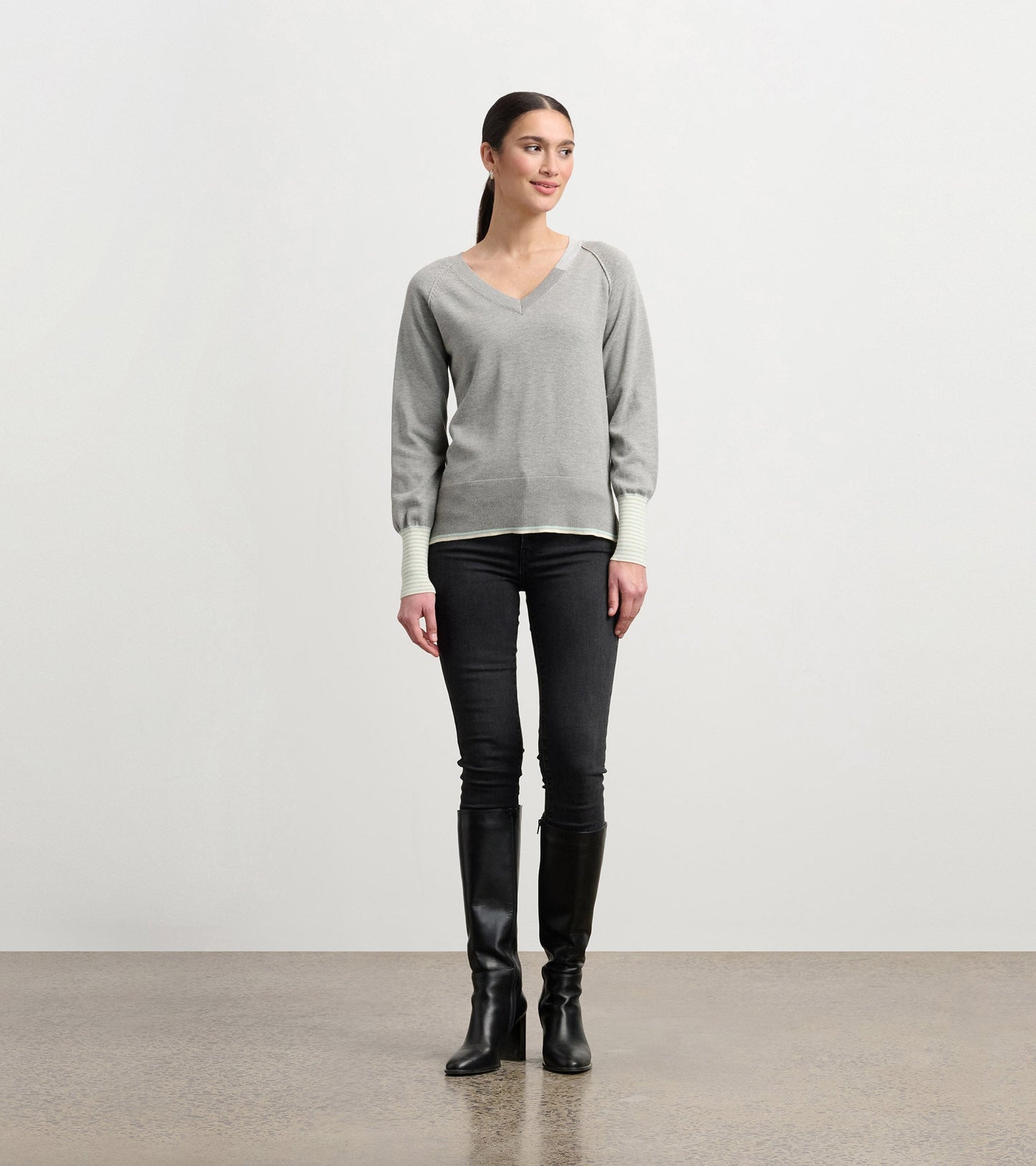Cary V-Neck Jumper - Charcoal Melange