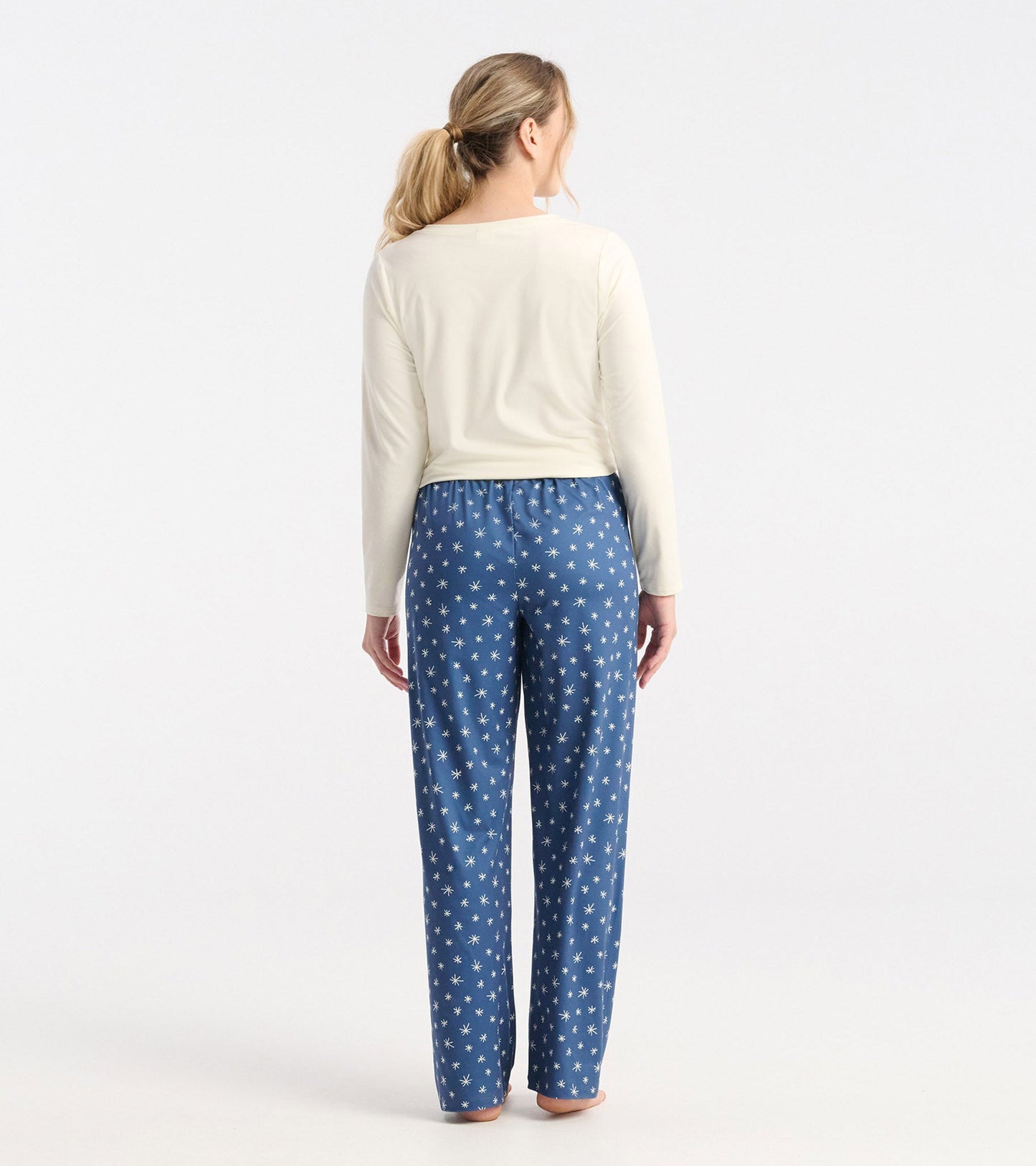 Capelton Road Women's Blue Snowflakes Pajama Pants